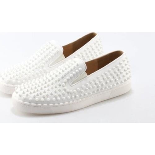 Casual Leather New Shoes Man White Leather Cozy Flats Loafers Rivets Round Toe Men Dress Wedding Shoes Fashion Footwear Sneaker