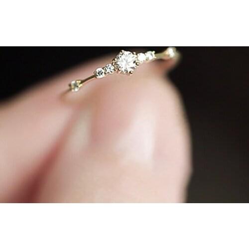 Fashion chic 7 tiny crystal pieces of exquisite small fresh ladies engagement ring
