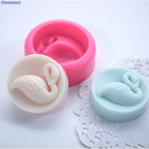 New Handmade Round Silicone Mold Crane Swan Pattern Soap Molds for Soap Making Fondant Cake Mold DIY Chocolate Biscuit Mold