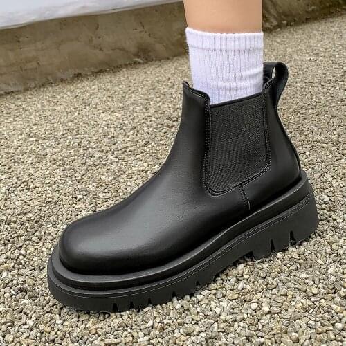 Hot Selling Popular Thick-Soled Heightening Casual Boots Sponge Cake Bottom Sleeve Chelsea Boots Stitching Craft Ankle Boots