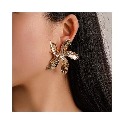 New fashion Simple metal five petal flower earrings For Women girl Accessories jewelry wholesale
