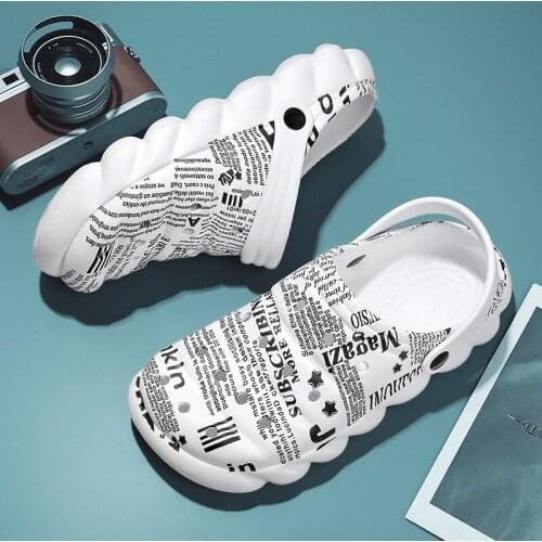 Slippers Mens Outdoor Wear Summer 2021 New Baotou Mens Hole Sandals Youth Beach Sandals Large Size 45 Zapatos De Hombre