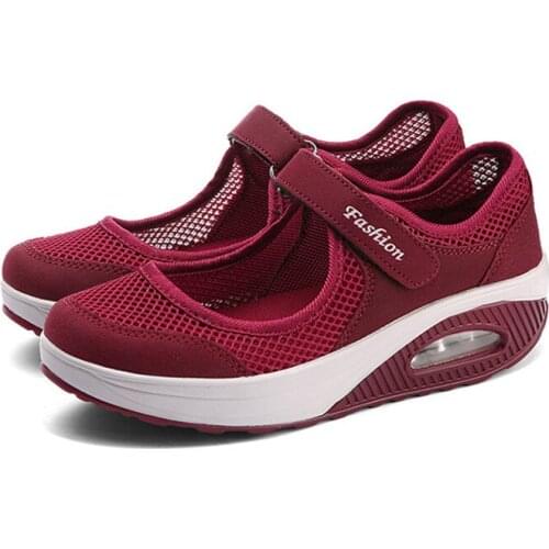Sneakers Female Flat Soft Comfortable Fashion Lightweight Pumps Shoes Joker Slip-on Super Light Casual Vulcanize Shoes Woman