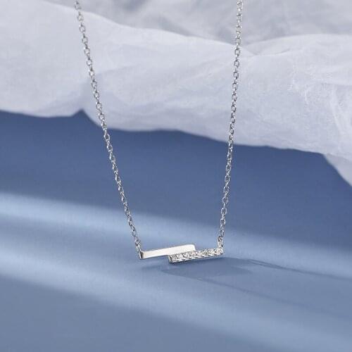 Modern Jewelry Geometric Pendant Necklace 2021 New Design High Quality Shiny Crystal Chain Necklace For Girl Lady Gifts