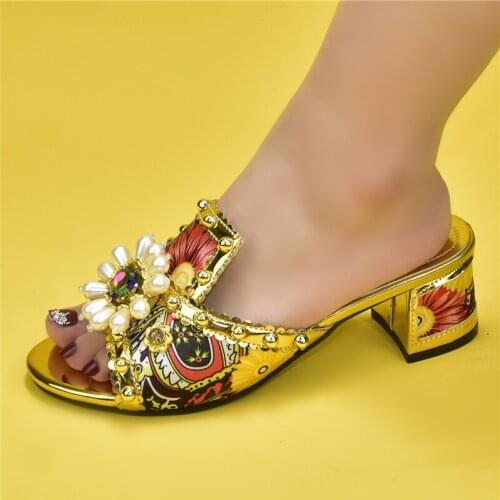 New Arrival Wedding Shoes for Women Bride 2021 Fashion Women African Women Shoes Decorated with Rhinestone Floral Women Pumps