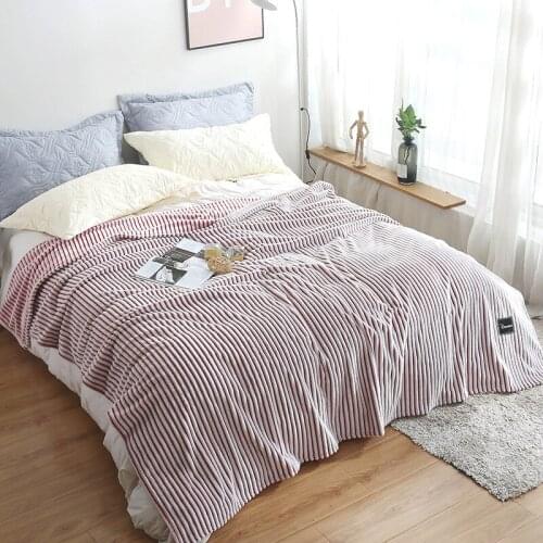 Red Stripe Blanket Soft Warm Coral Fleece Blanket on Bed/Sofa/Plane/Travel Winter High Quality Throw Blanket Sleeping Bed
