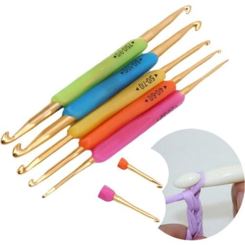 5 PCs/Set Brand New Silicone Handle Gold Double Aluminum Crochet Hooks Knitting Needles At Random Colors Sewing Tools