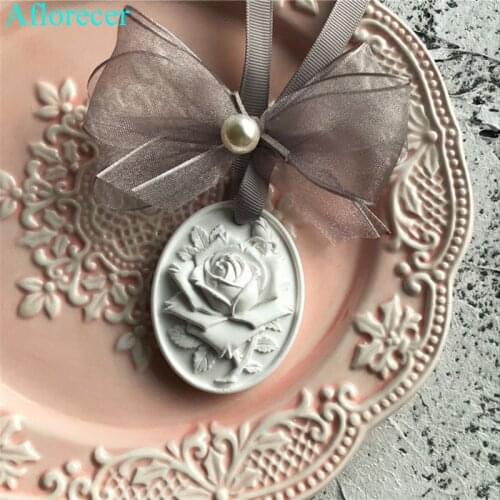 8x6.6cm Rose Oval Pendant Silicone Mold Aromatherapy Wax Tablet Mould For Car Decoration DIY Gypsum Plaster Molds
