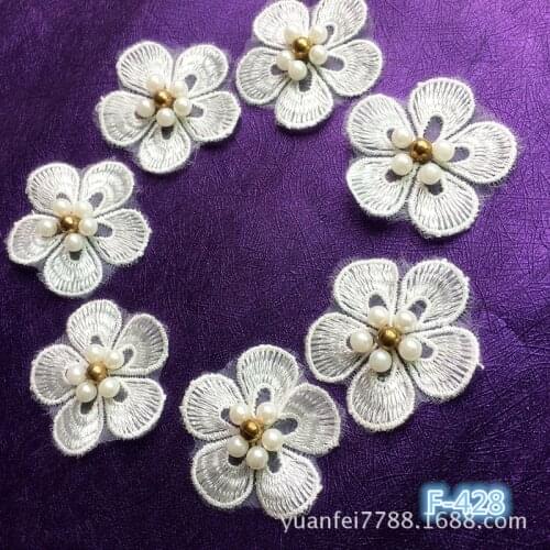 50pcs/lot Sew 3d Embroidery Patches for Clothing White Flowers Lace Garment Accessories DIY Gold Pearl Bead Wedding Dress