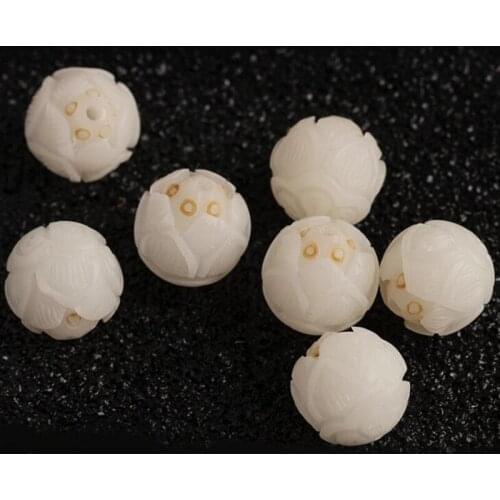 White Buddhism Bodhi Seed Carved Plum Blossom Bottom Lotus Flower Beads Tibetan Buddhist Prayer Bracelet Necklace Making Charms