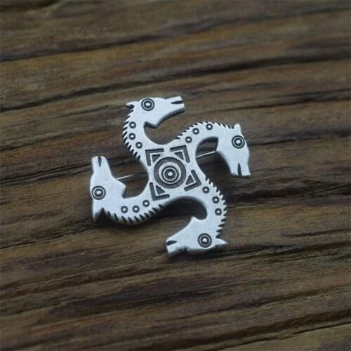 1pcs 10th Celtics horse brooch