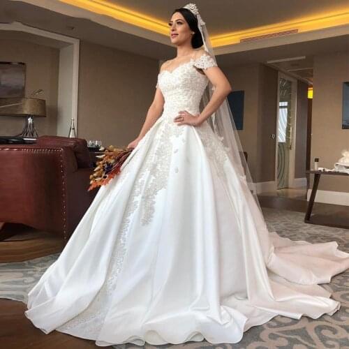 Luxury Pearls African Wedding Dresses 2021 Sweep Train Vintage Plus Size Ballgown Satin Wedding Dresses