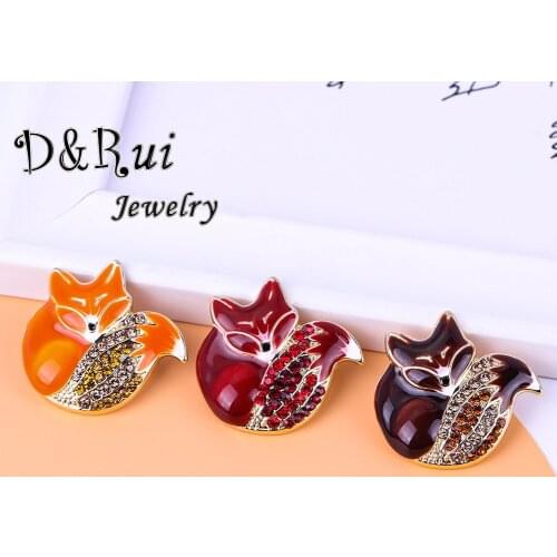 Cute Sleeping Red Fox Brooches Enamel Body Full Rhinestone Sparklin Tail Fox Pins Cute Animal Badge Brooch Pin for Kids Women