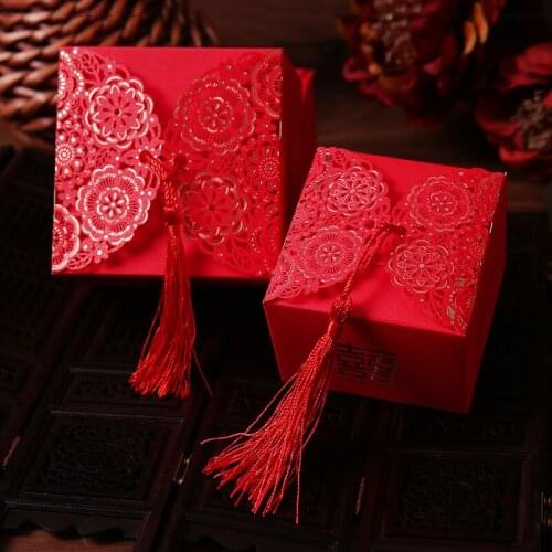 50pcs/lot Wedding Hollow Gift Box Favors Candy Storage Boxes With Tassels Small Paper Organizer For Wedding Supplies Decoration