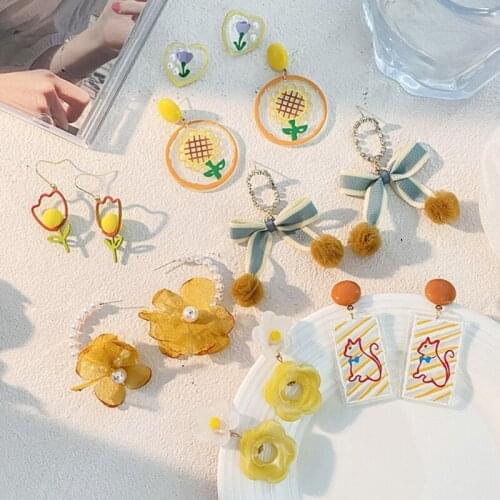 VSnow Summer Multiple Yellow Color Flower Arcylic Dangle Earrings for Women Resin Sunflower Geometric Hanging Earrings Jewellery