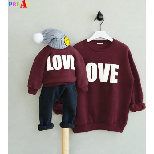 Family Look 2018 Mommy And Me Sweater Fashion Mother Father Baby Letter LOVE Family Clothing Embroidery Star Family Matching