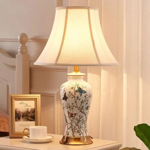 XIRIGHT American Ceramic Table Lamp Bedroom Bedside Lamp European Bedside Decor Wedding Room Butterfly And Flower Table Lamp