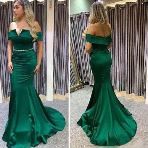 Graceful Off Shoulder Green Prom Dresses Zipper Back Prom Party Dresses Satin Sweep Train robes de soirée With Beading Sash