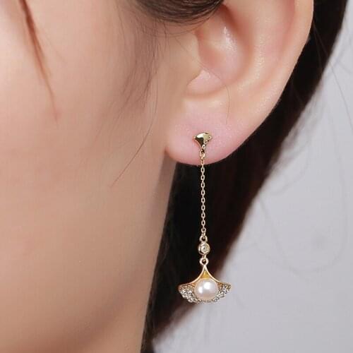 gNpearl Earrings