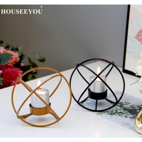 Retro European Table Top Decoration Classic Dark Gold Metal Iron Candlestick Creative Spherical Candlestick Home Crafts Ornament