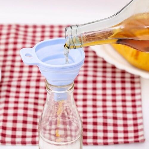 1pcs hot New Silicone Folding Funnels Kitchen Tools Kitchen Accessory Foldable Funnel Mini Silicone Collapsible Portable Funnel