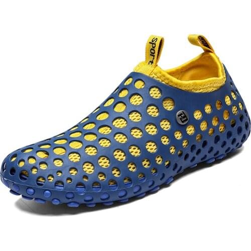 2020 Men Summer beach Sandals Women Cool Water Beach Garden Shoes Men sneakers Light Soft water Shoes Chaussure Homme Cheap