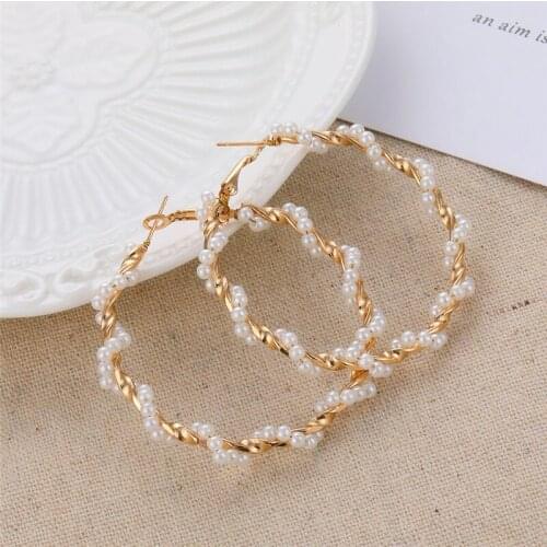 New Korean Fashion Pearl Hoop Earrings For Women Unique Twisted Metal Round Hoop Earrings Female Personality Big Circle Earrings