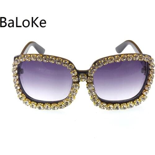 Oversized Square Crystal Frame Sunglasses Women Trendy Fashion Ladies Retro Crystal Sun Glasses Sexy Eyeglasses