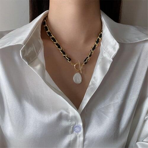 Mother of Pearl Necklace Female Clavicle Chain Black Rope Shaped Pendant Korean Spring and Summer Temperament Short Necklace