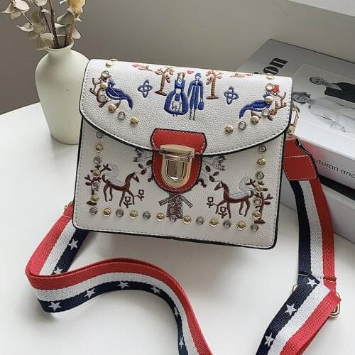 Retro Embroidery Shoulder Bags for Women Rivet Designer Crossbody Bags Ladies Broadband Small Messenger Bag Simple Flap Handbags