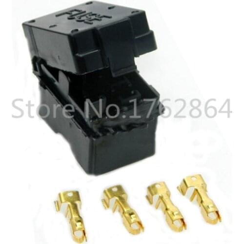 4 Way Auto fuse box assembly With terminals Dustproof fuse box fuse box mounting fuse box