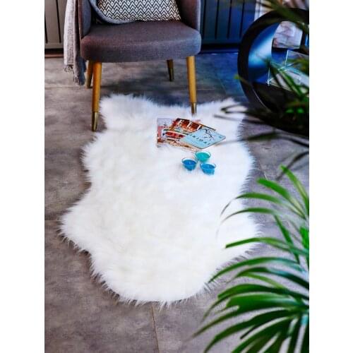 White Ultra Soft Faux Rabbit Fur Rug , Artificial Leather Non-Slip Base Faux Rugs Area Rugs for Bedroom Floor Sofa Living Room