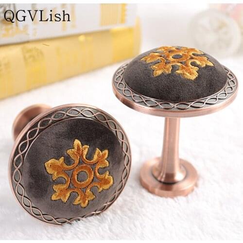 QGVLish 2Pcs Embroidery Curtain Hooks Coat Hanger Tiebacks Buckle Holdback Tassel Brush Hook Holder Curtain Accessories Decor