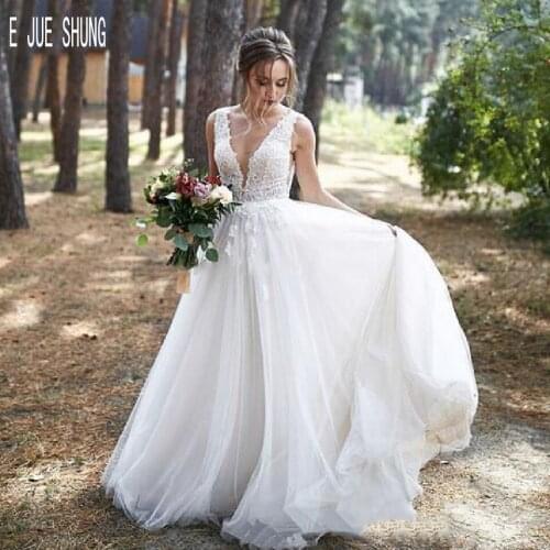 E JUE SHUNG New White Tulle Boho Wedding Dresses V Neck Button Back Lace Appliques A Line Wedding Bridal Gowns vestido de noiva