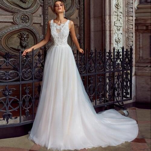 Sleeveless Light Wedding Dress With 50cm Train Sexy Backless A-line Beach Wedding Dress Luxury Lace Customize Wedding Gown