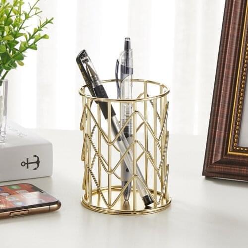 Chic Metallic Triangle Gold Desk Organizers And Accessories Pen and Pencil Holder For Office Make-up Brush Storage Cup Holder