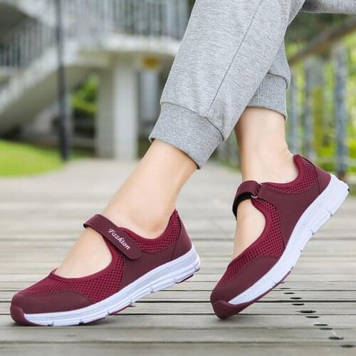 Women Shoes Breathable Mesh Vulcanize Shoes For Summer Women Casual Shoes Super Light Women Sneakers 2020 Flat Tenis Feminino