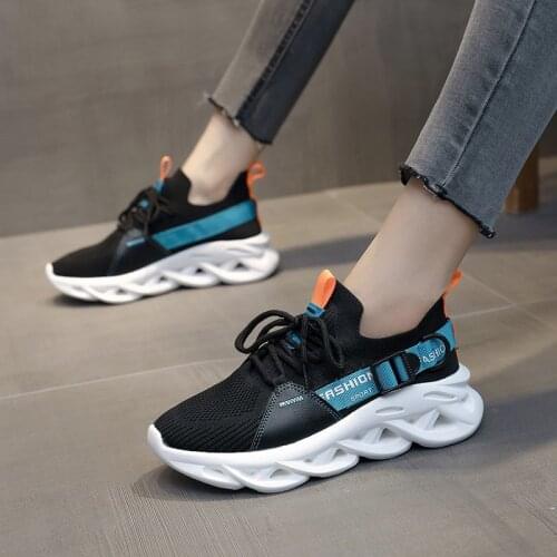 Llogai 2021 Summer New Breathable Mesh Shoes Lace Sports Casual Shoes Mens Shoes High Quality Men Casual Shoes Fashion Moccasins