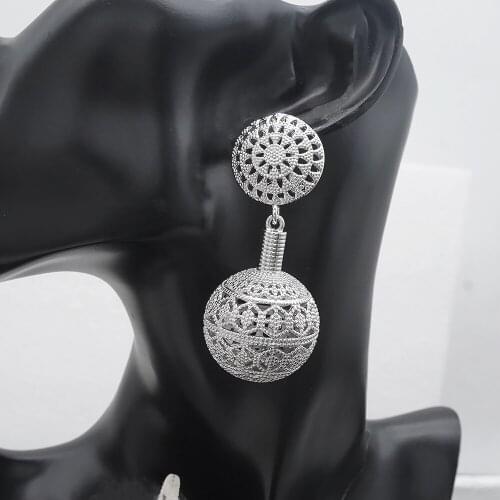 Fashion Gold Spherical Drop Earrings for Women Statement Geometric Metal Earring Womens Hanging Earrings Modern Jewelry