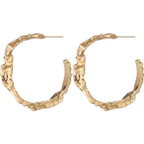 Korean fashion personality creative C-shaped earrings metal circle earrings