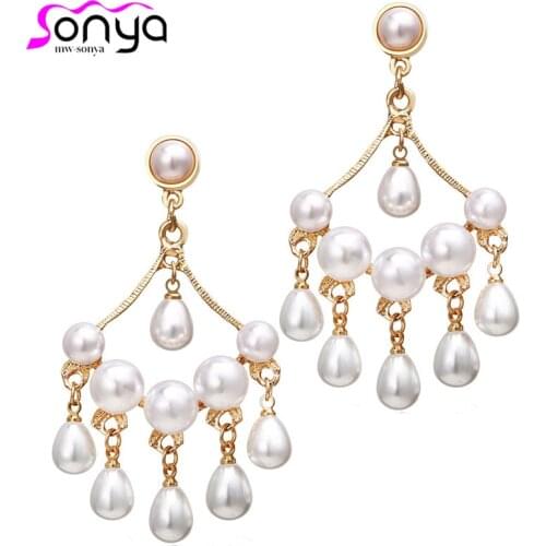 2020 Individually Retro Baroque Pearl Dangle Earrings for Women Creative Evening Party Temperament Earrings Jewelry ET1373