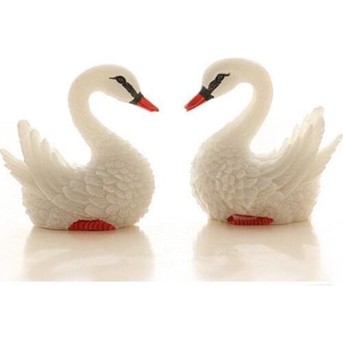 2Pcs /Lot White Mini Aquarium Decoration Swan Miniature Figurines Fairy Fish Tank Decoration