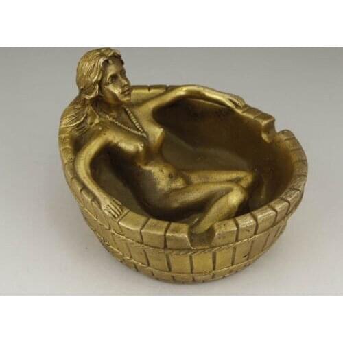Collectable buddhist Chinese Interesing Chinese Brass Ashtray Sexy Lady Bathing in the Tub Decorated Handwork Decoration Brass