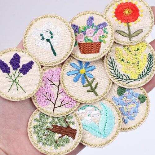 Flowers Embroidered Patch for Clothing Sew on Sew Applique Patch Jeans Clothes Sticker Badge Iron on