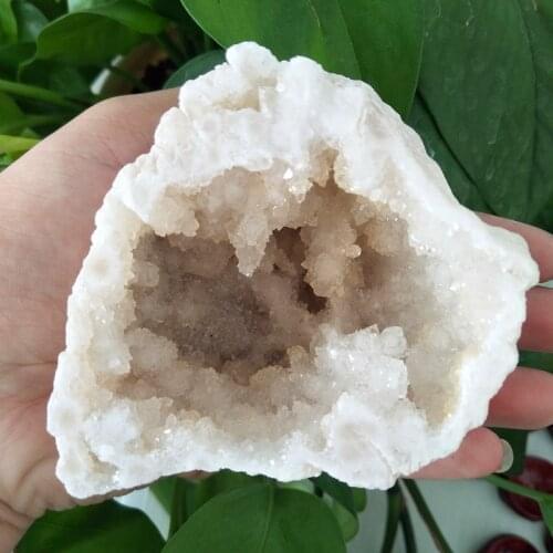 250-300g natural White agate geode crystal cluster Cornucopia feng shui Decorative stone gemstones