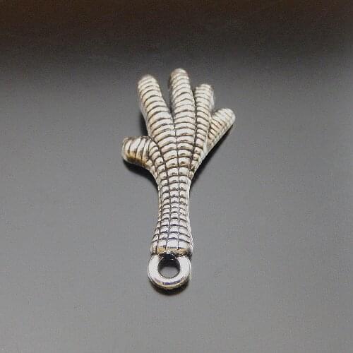 10Pieces/Lot Antiqued Silver Color Alloy Monster Claws Pendant Charms 26*12*4mm Fashion Jewelry Crafts Accessories 51160