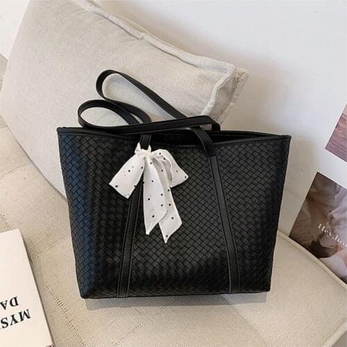 Fashion Woven Handbag Large Capacity Handbags High Quality PU Leather Shoulder Bag Ladies Tote Bag with Silk Scarf decoration