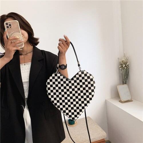 Summer Fashion Womens Bag 2021 New Trend Luxury Designer Handbag Casual Heart-shaped Panelled Plaid Leather Shoulder Bag Ladies