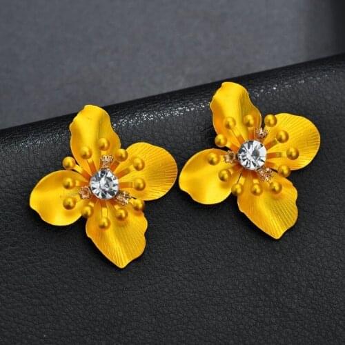 Korean version of Ruili fashion alloy small flower earrings earrings beautiful summer earrings womens jewelry
