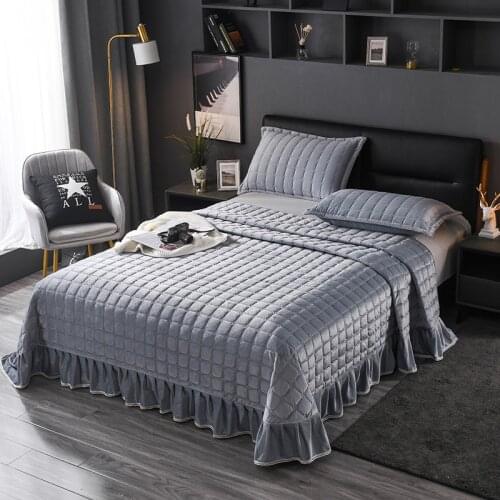 Crystal velvet Quilted ruffles Bedspread Bed Cover Bed Sheet size 245x250cm/245x270cm quilt blanket Pillowcases 3pcs